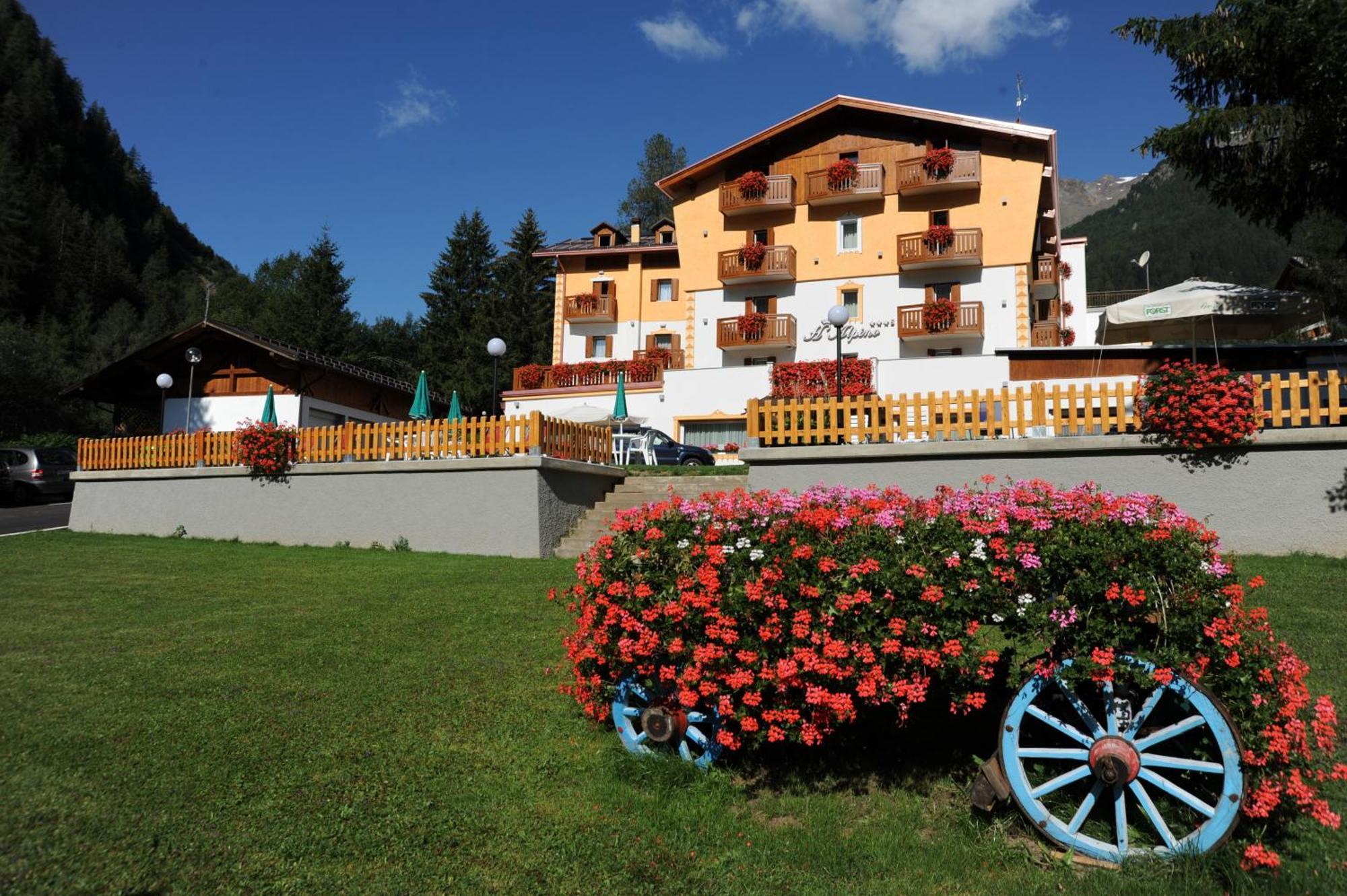 Hotel Alpino Wellness & Spa Peio Fonti Eksteriør bilde